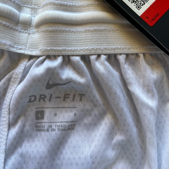 Nike Men’s Shorts. Size Large. White/black - Picture 5 of 5